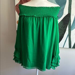 💚 CeCe Green off the Shoulder Blouse 💚